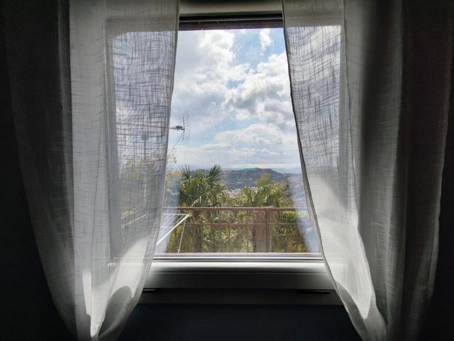 サンレモ Detached House With Garden And Sea Viewゲストハウス エクステリア 写真